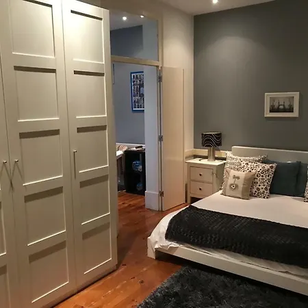Holiday home Charming Bedroom/ Private Bathroom And Living